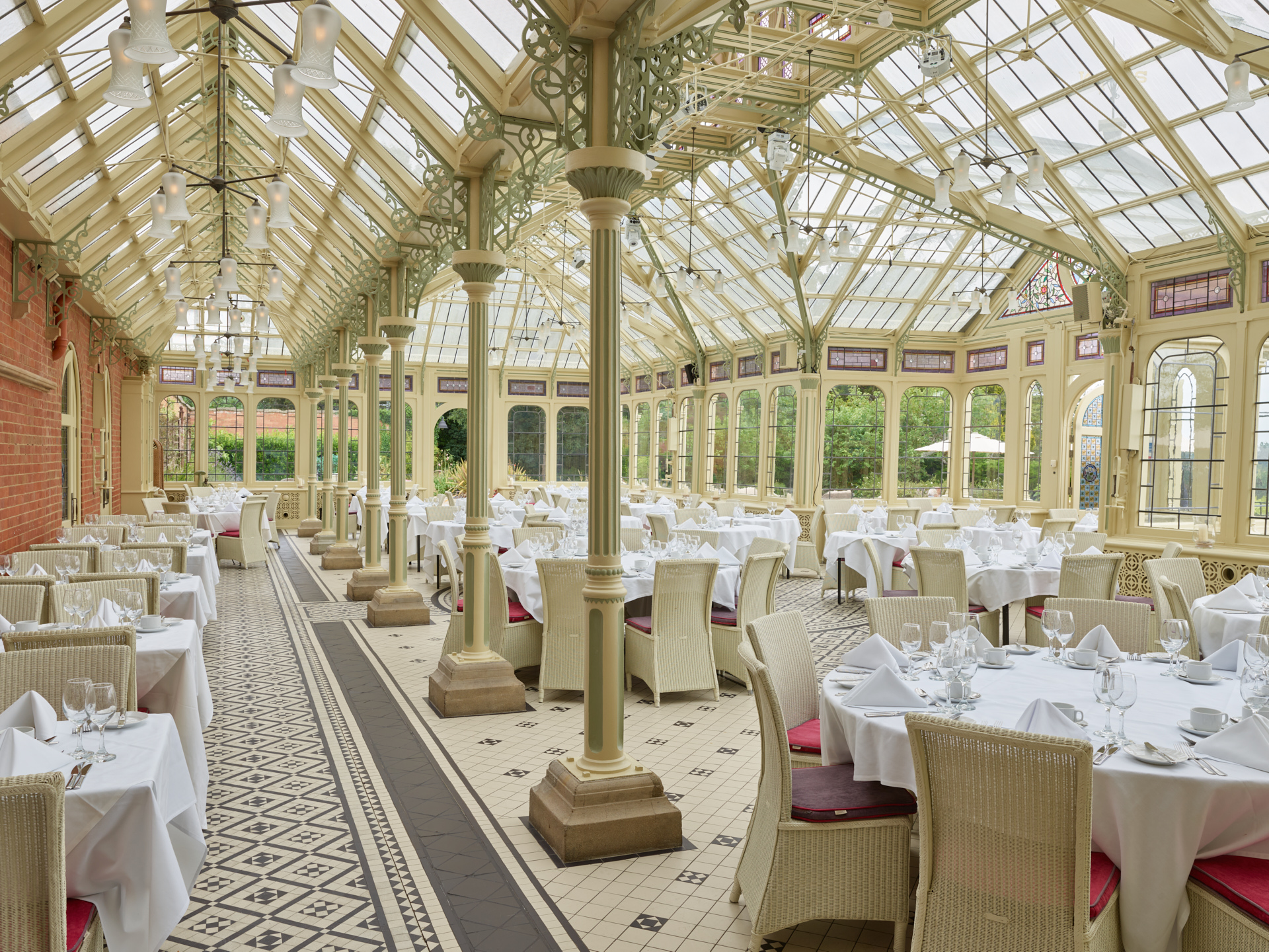 Sunday Lunch in Leicestershire Kilworth House Hotel